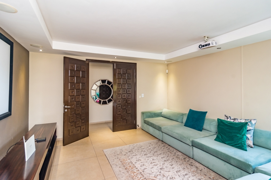 5 Bedroom Property for Sale in Hartebeesfontien AH North West